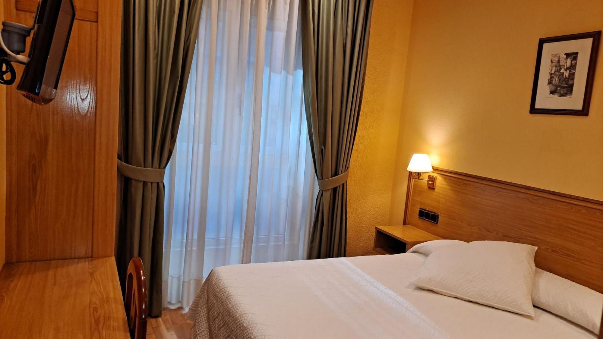 Pension La Concha San Sebastian Exterior photo