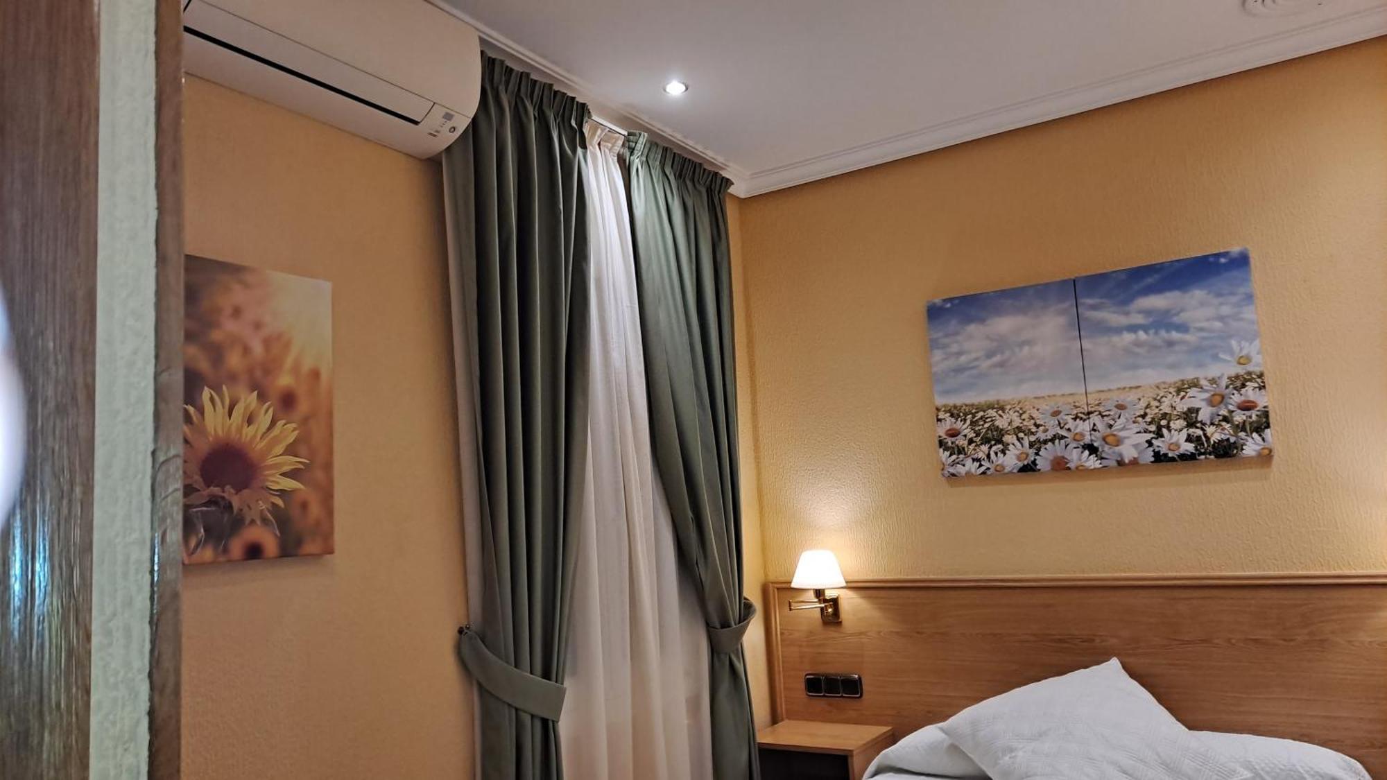 Pension La Concha San Sebastian Exterior photo
