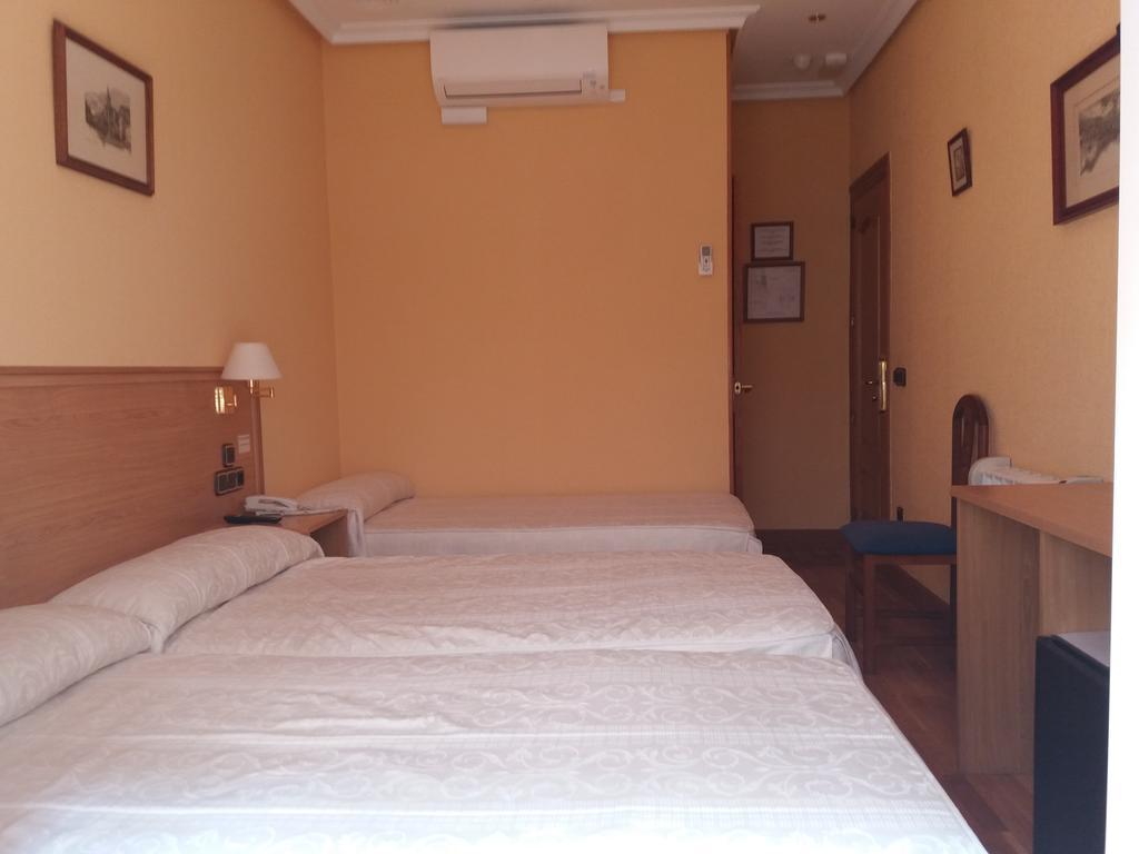 Pension La Concha San Sebastian Exterior photo